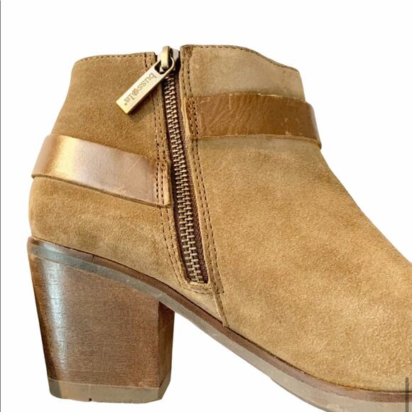 Bussola Reikiavik Taupe Suede Booties - Picture 9 of 10